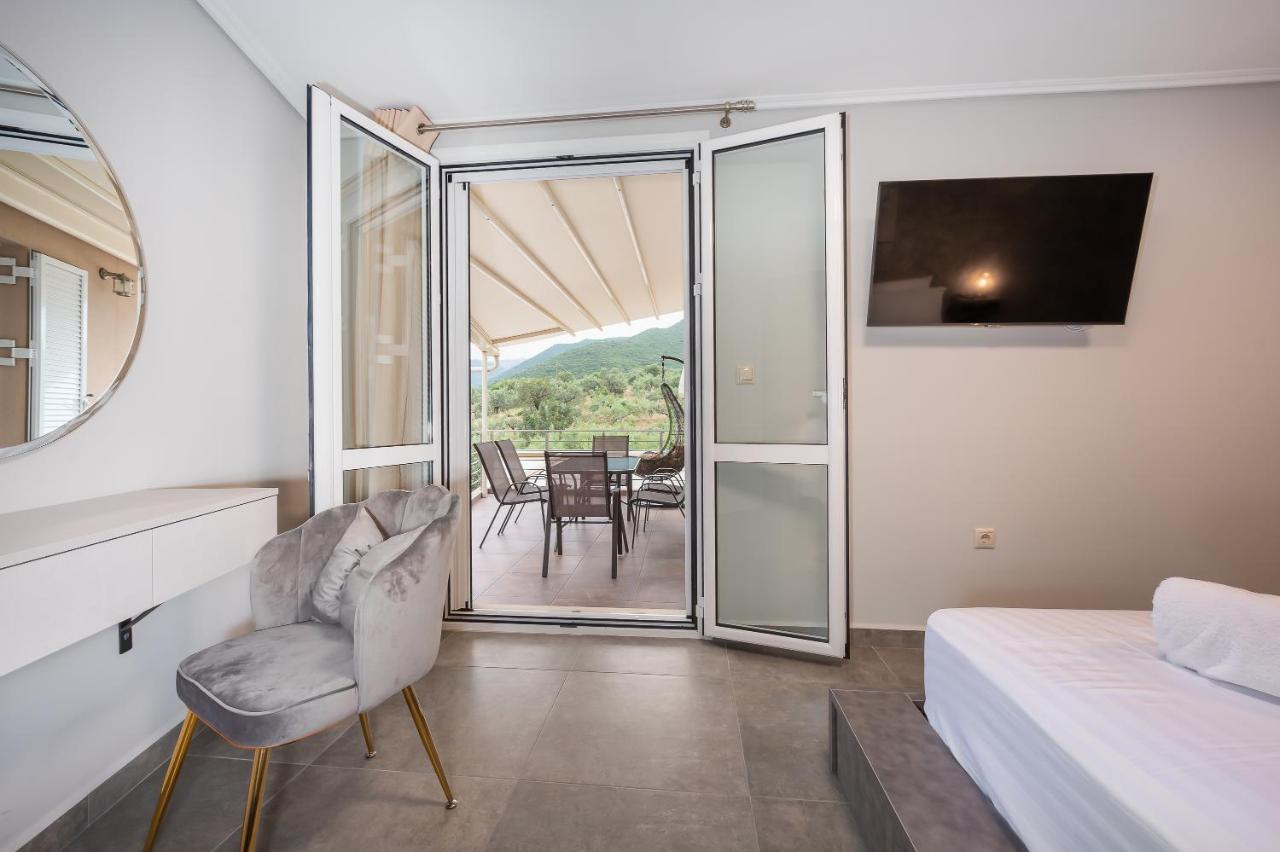Nikole'S Villas Luxury 180M2 Tiros Bagian luar foto