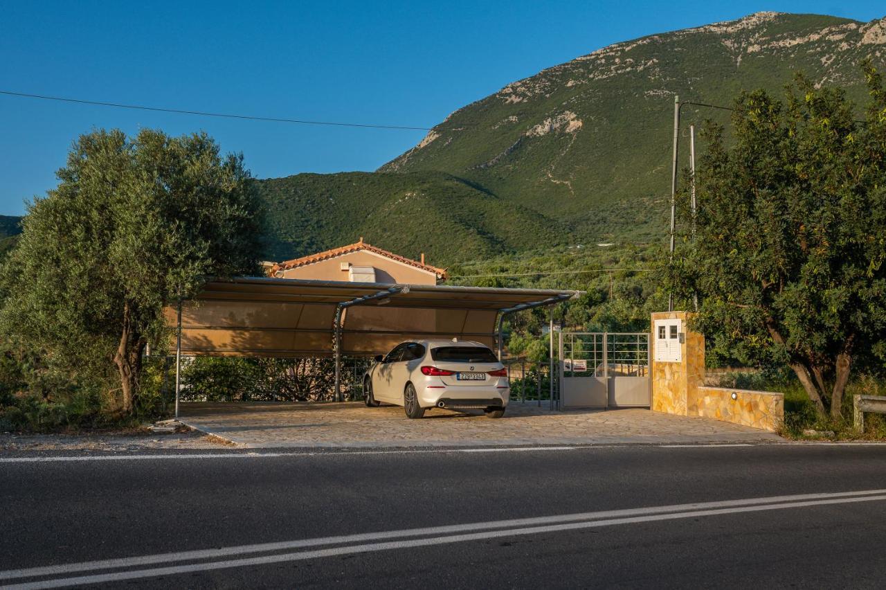 Nikole'S Villas Luxury 180M2 Tiros Bagian luar foto